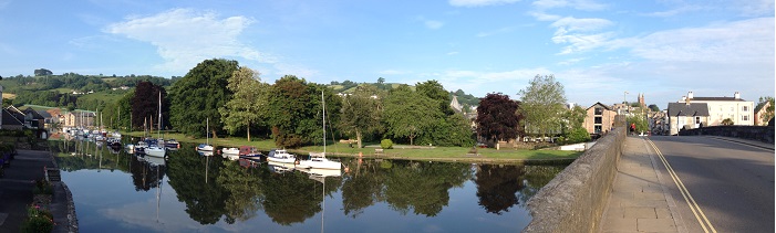 Sun in the Morning in Totnes